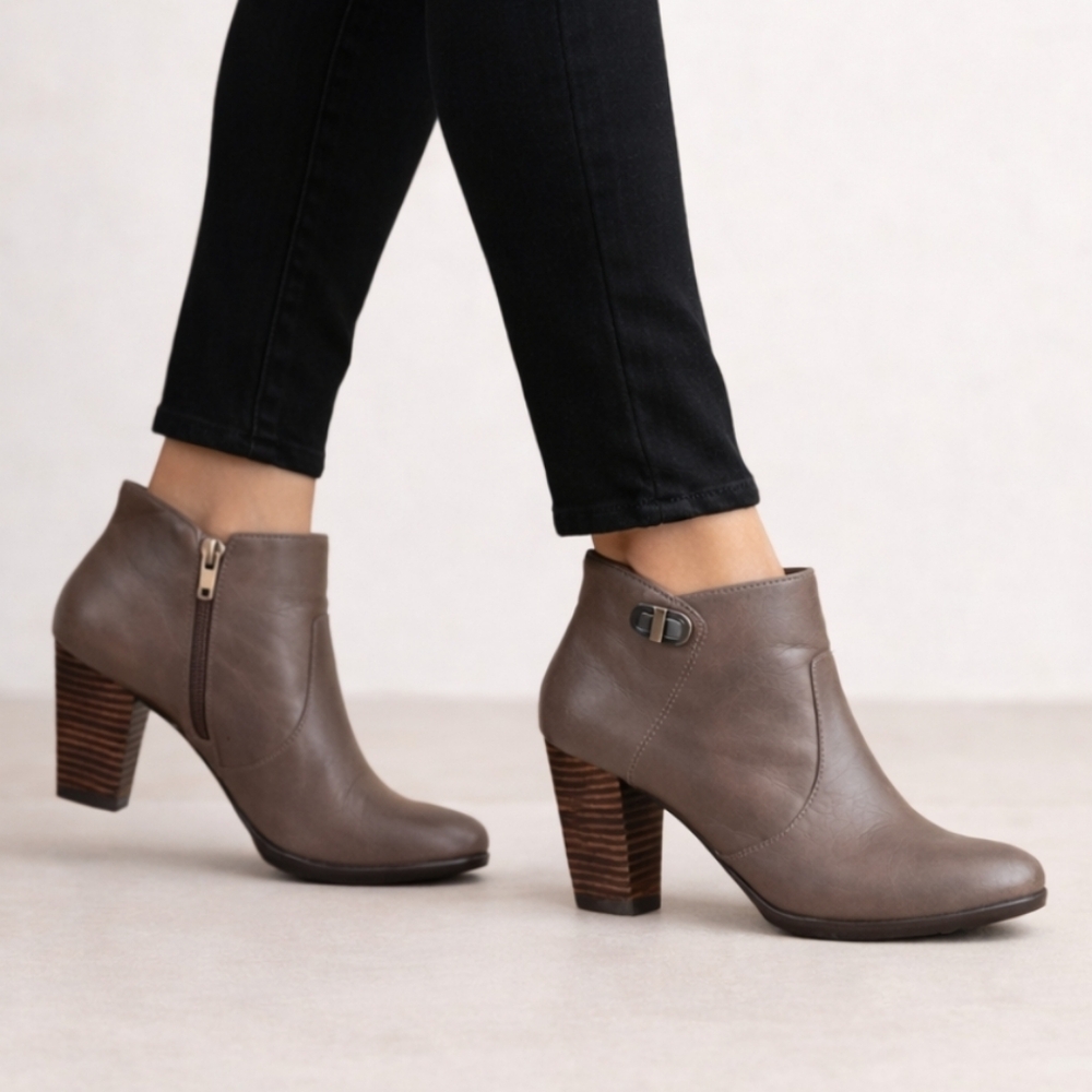 Easy Spirit Kassandra Modern Western Minimalist Antigravity Comfort Bootie 9W - Picture 1 of 16